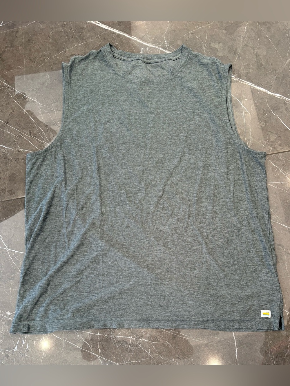 Vuori Shirt Mens XL Green Strato Tech Tank Top Lightweight Performance Stretch